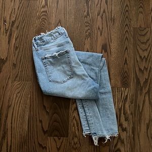 Good American skinny distressed jeans. Good stretch but holds shape.